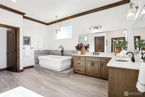 6106 Panorama Drive NE Tacoma WA 98422