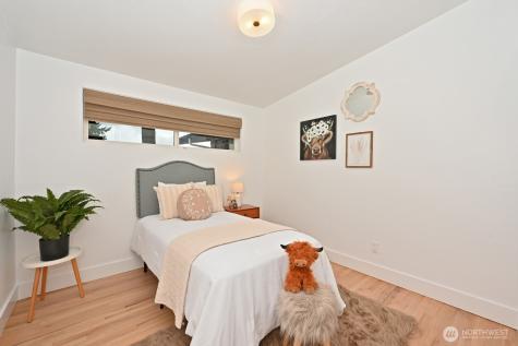 13525 4th Avenue NE Seattle WA 98125