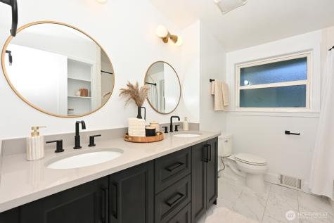 13525 4th Avenue NE Seattle WA 98125