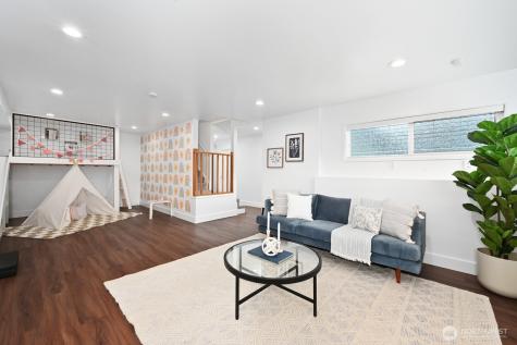 13525 4th Avenue NE Seattle WA 98125