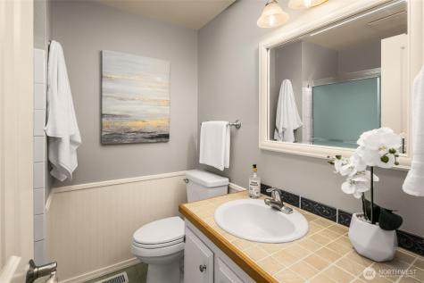 12532 SE 70th Street Newcastle WA 98056
