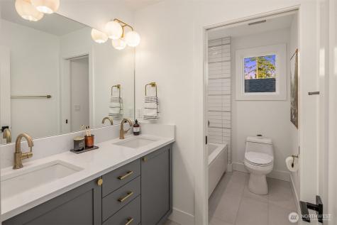 13662 NE 101st Street Kirkland WA 98033