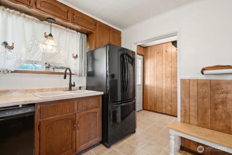 325 3rd Street Morton WA 98356
