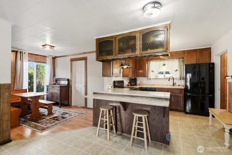 325 3rd Street Morton WA 98356