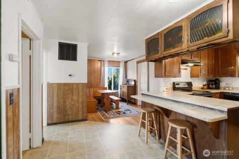325 3rd Street Morton WA 98356