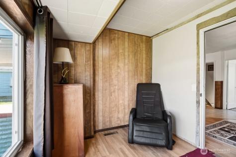 325 3rd Street Morton WA 98356
