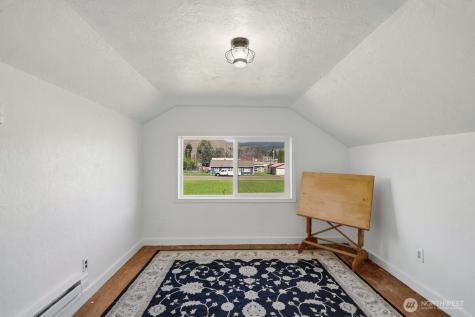 325 3rd Street Morton WA 98356