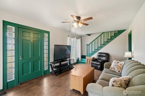 325 3rd Street Morton WA 98356