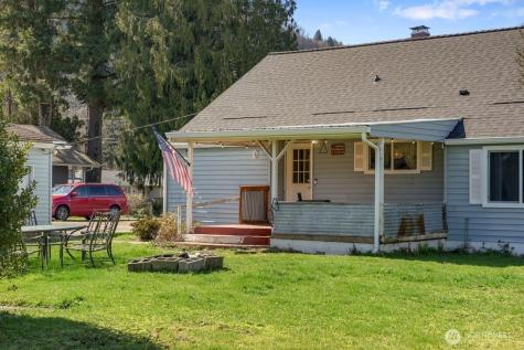 325 3rd Street Morton WA 98356