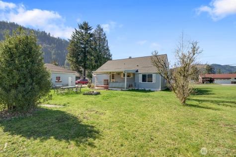 325 3rd Street Morton WA 98356