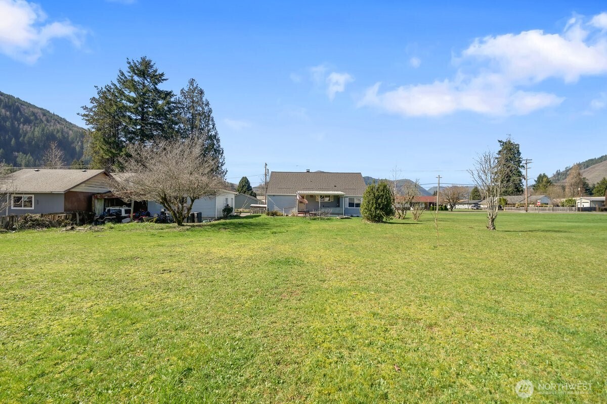325 3rd Street Morton WA 98356