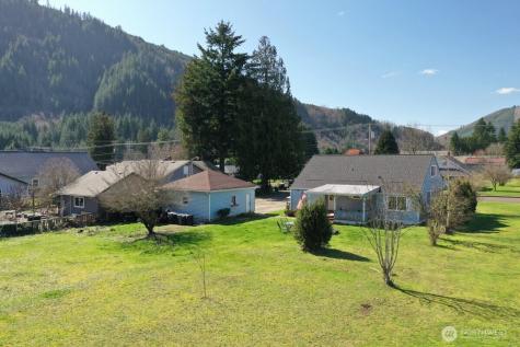 325 3rd Street Morton WA 98356