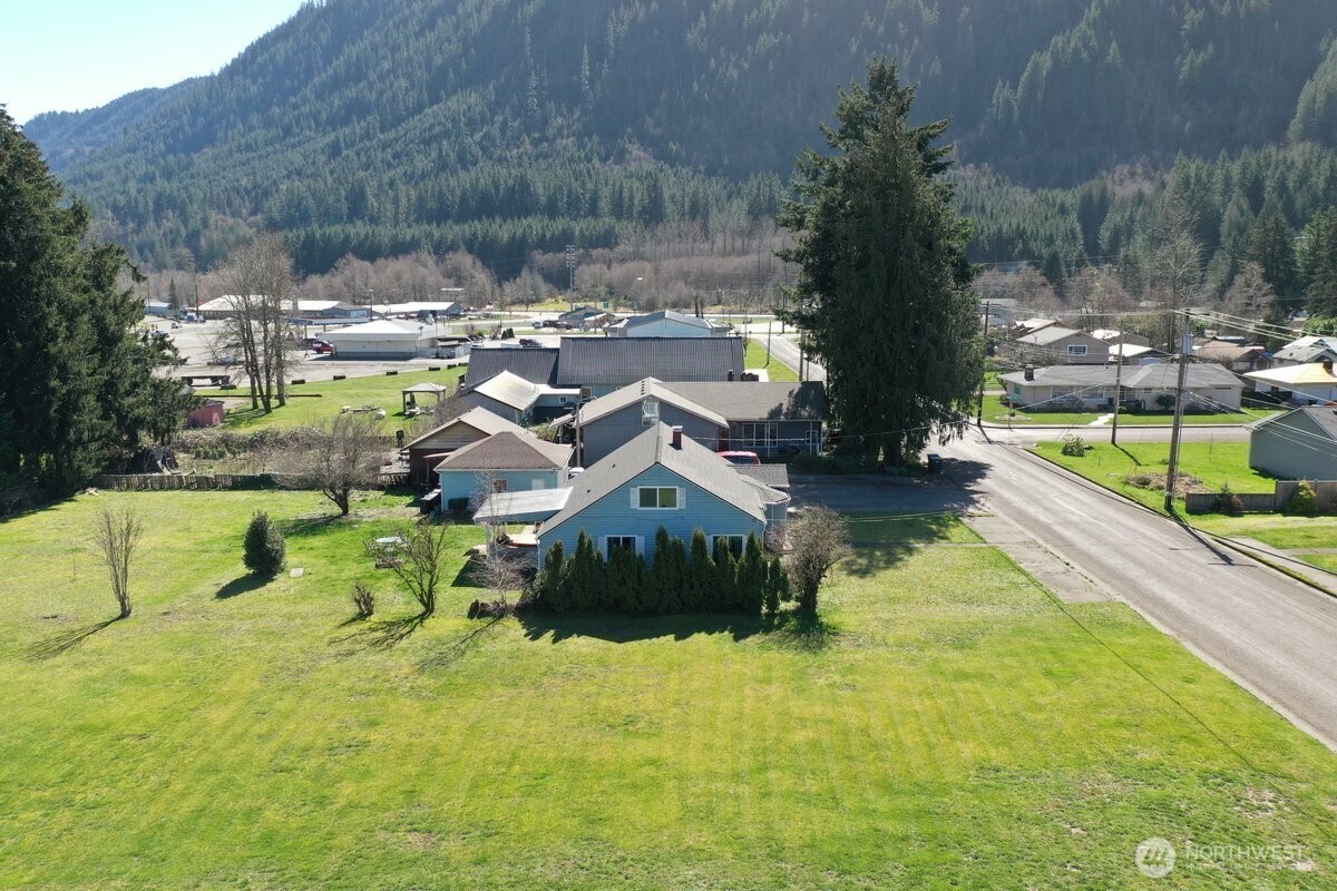 325 3rd Street Morton WA 98356