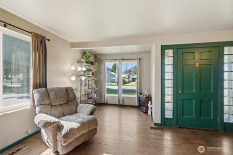 325 3rd Street Morton WA 98356