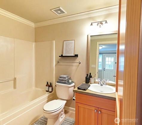 424 21st Avenue Seattle WA 98122
