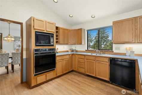 2420 Squak Mountain Loop SW Issaquah WA 98027