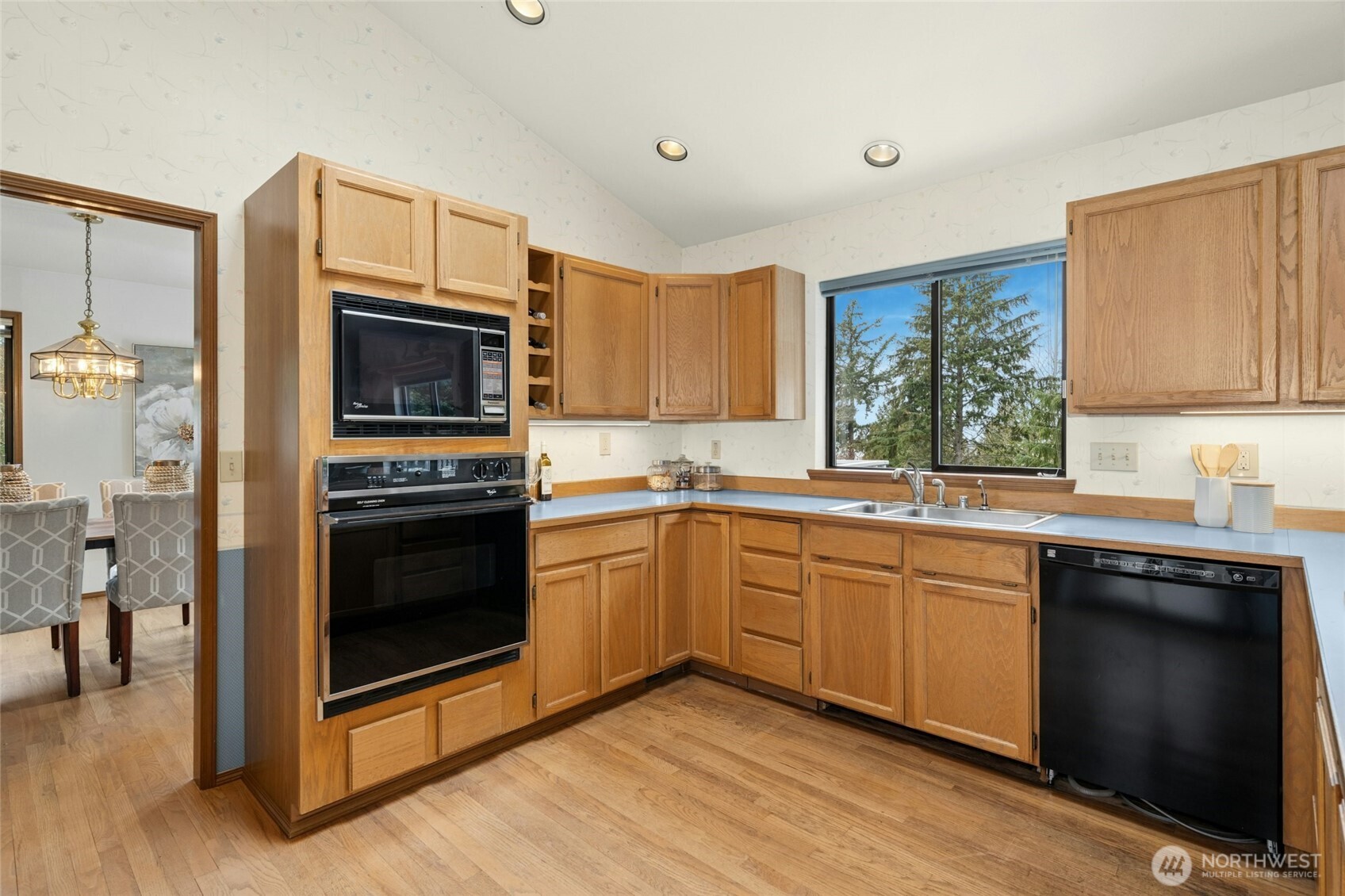 2420 Squak Mountain Loop SW Issaquah WA 98027