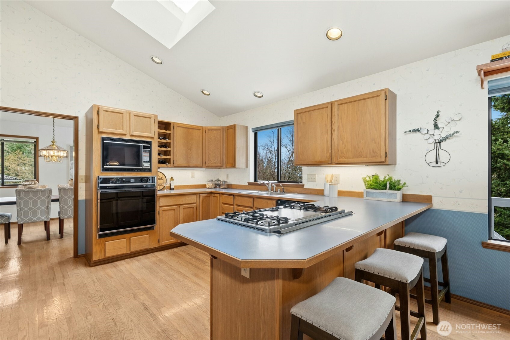 2420 Squak Mountain Loop SW Issaquah WA 98027