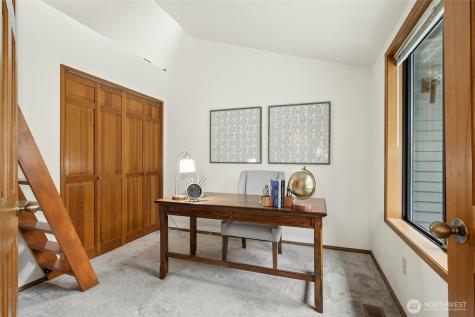 2420 Squak Mountain Loop SW Issaquah WA 98027