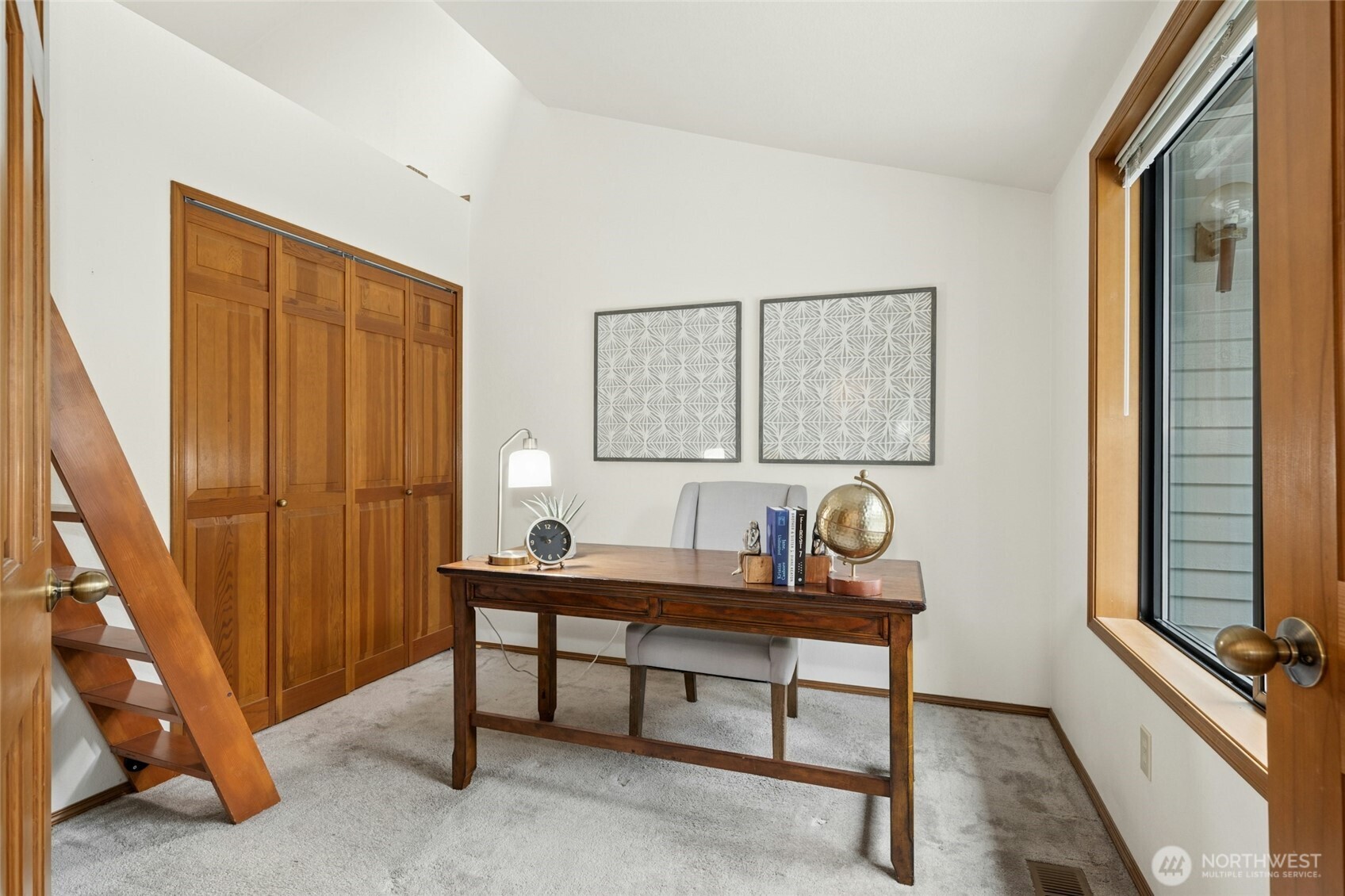 2420 Squak Mountain Loop SW Issaquah WA 98027