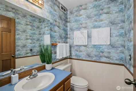 2420 Squak Mountain Loop SW Issaquah WA 98027