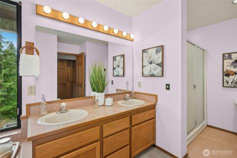 2420 Squak Mountain Loop SW Issaquah WA 98027