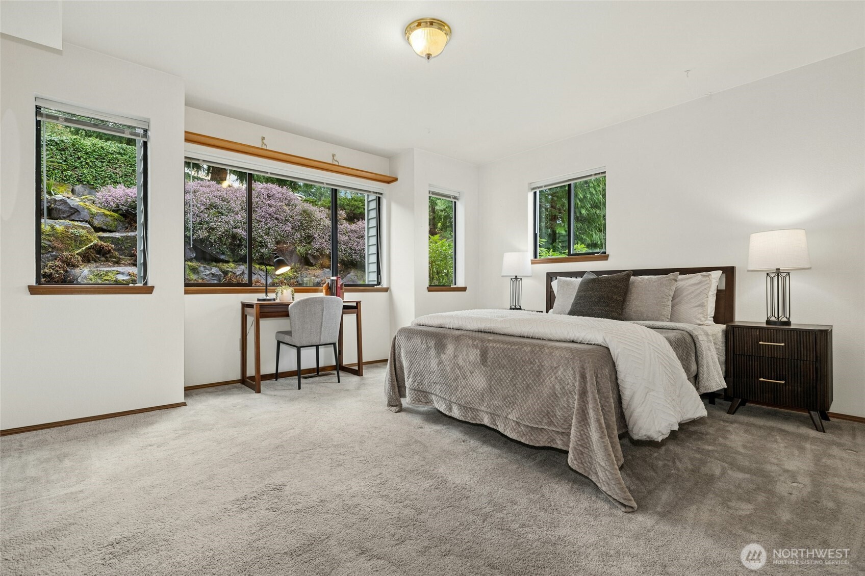 2420 Squak Mountain Loop SW Issaquah WA 98027