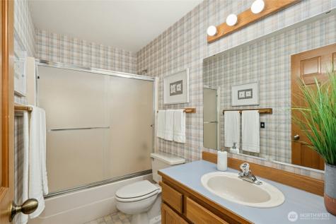2420 Squak Mountain Loop SW Issaquah WA 98027