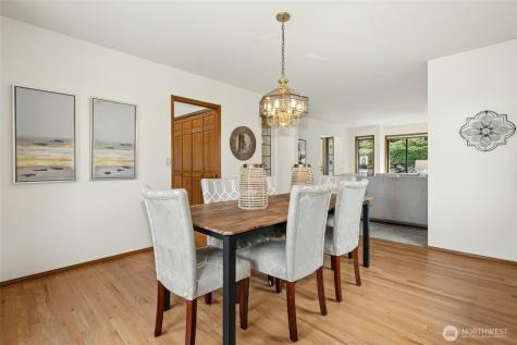 2420 Squak Mountain Loop SW Issaquah WA 98027