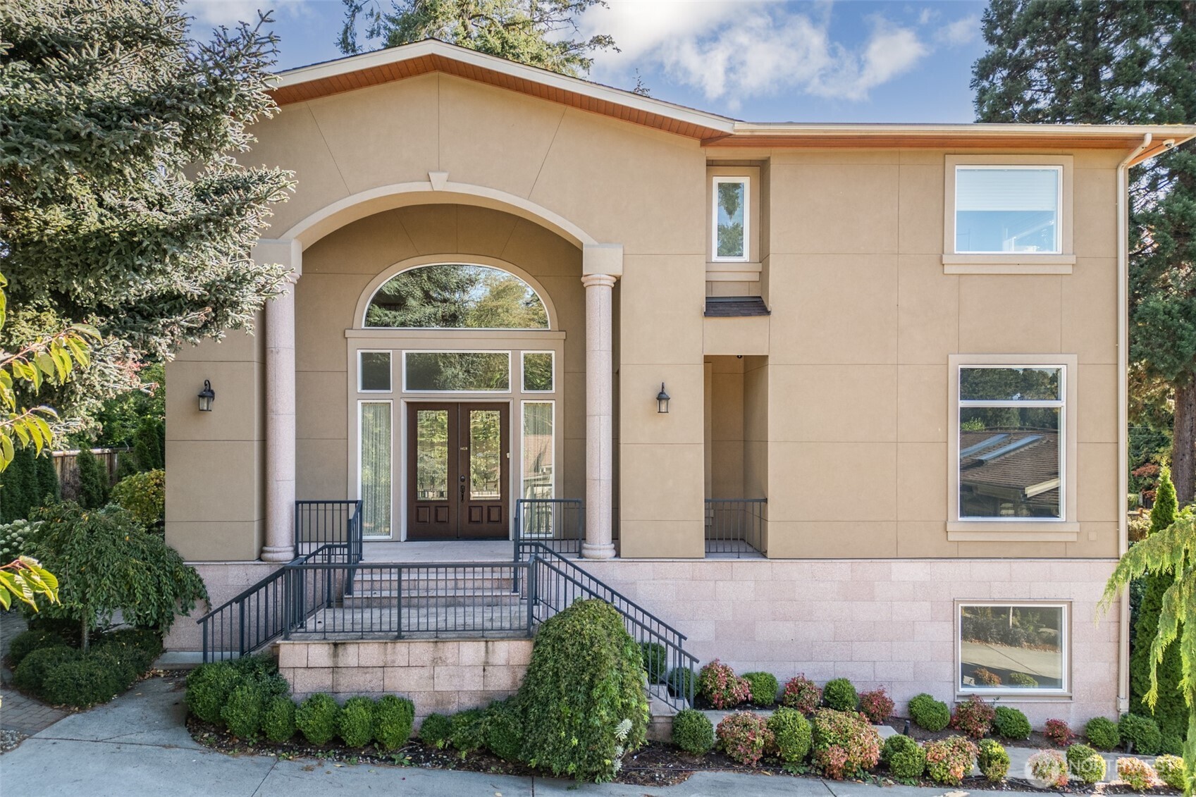 9426 Lake Washington Boulevard NE Bellevue WA 98004