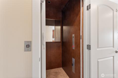 9426 Lake Washington Boulevard NE Bellevue WA 98004