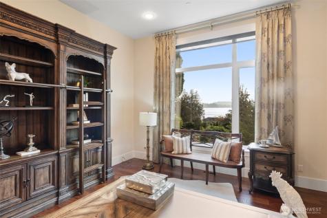 9426 Lake Washington Boulevard NE Bellevue WA 98004