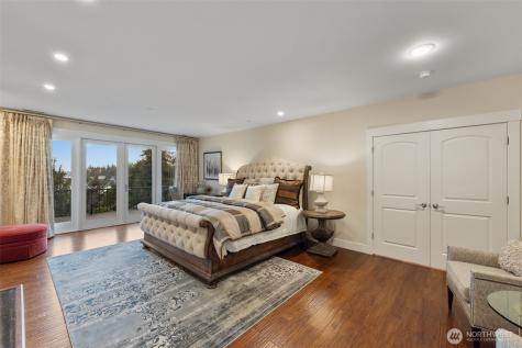 9426 Lake Washington Boulevard NE Bellevue WA 98004