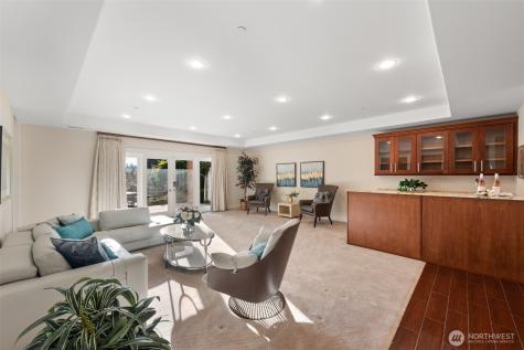 9426 Lake Washington Boulevard NE Bellevue WA 98004