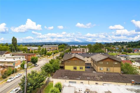 4519 S Henderson Street Seattle WA 98118