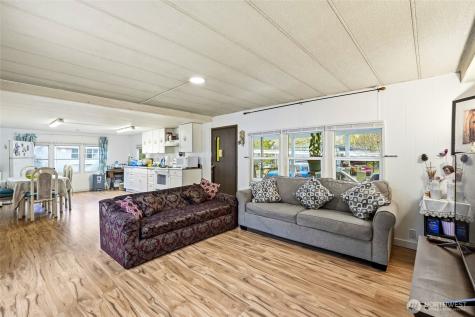 11330 E Riverside Drive Bothell WA 98011