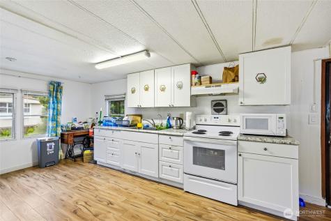 11330 E Riverside Drive Bothell WA 98011