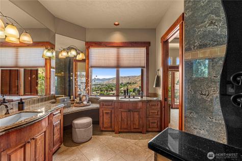 1680 Skyline Drive Wenatchee WA 98801