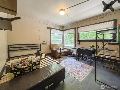 4738 17th Avenue NE Seattle WA 98105