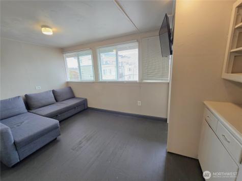 4738 17th Avenue NE Seattle WA 98105