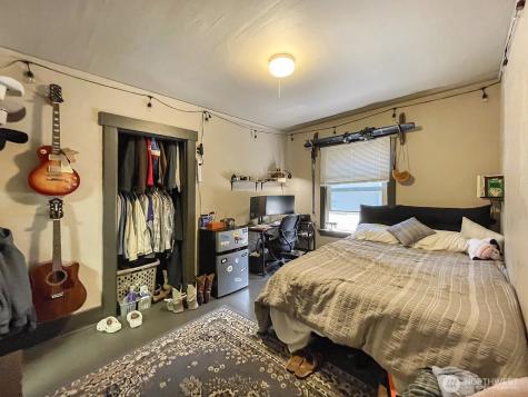 4738 17th Avenue NE Seattle WA 98105
