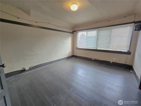 4738 17th Avenue NE Seattle WA 98105