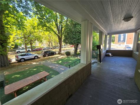 4738 17th Avenue NE Seattle WA 98105