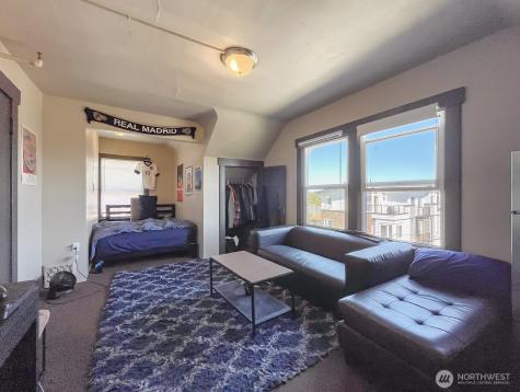 4738 17th Avenue NE Seattle WA 98105