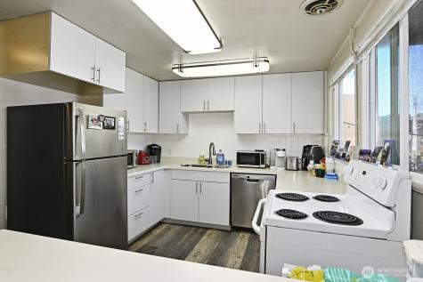 4738 17th Avenue NE Seattle WA 98105