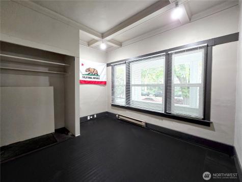 4738 17th Avenue NE Seattle WA 98105