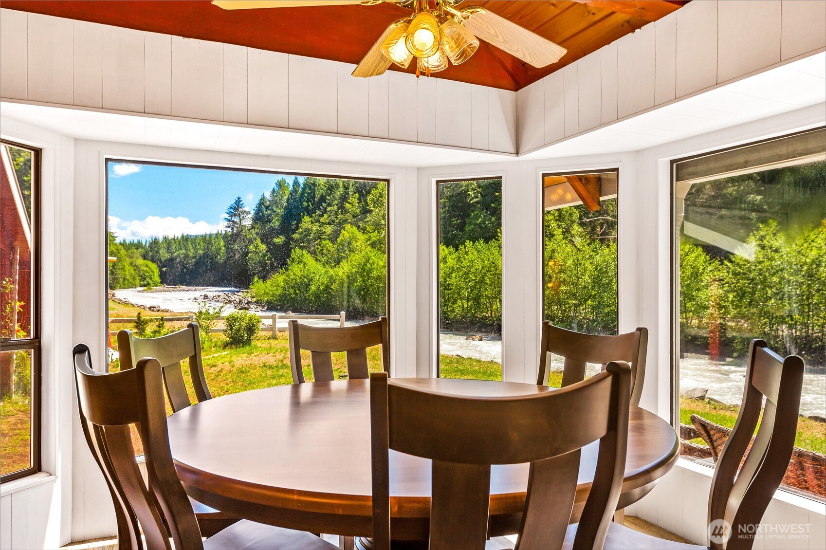 11318 583rd Avenue E Enumclaw WA 98022