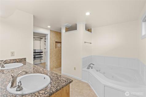 10203 45th Street E Edgewood WA 98372
