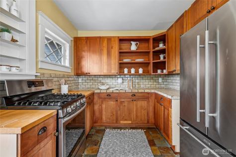 4015 Ashworth Avenue N Seattle WA 98103