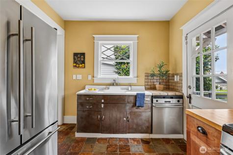 4015 Ashworth Avenue N Seattle WA 98103